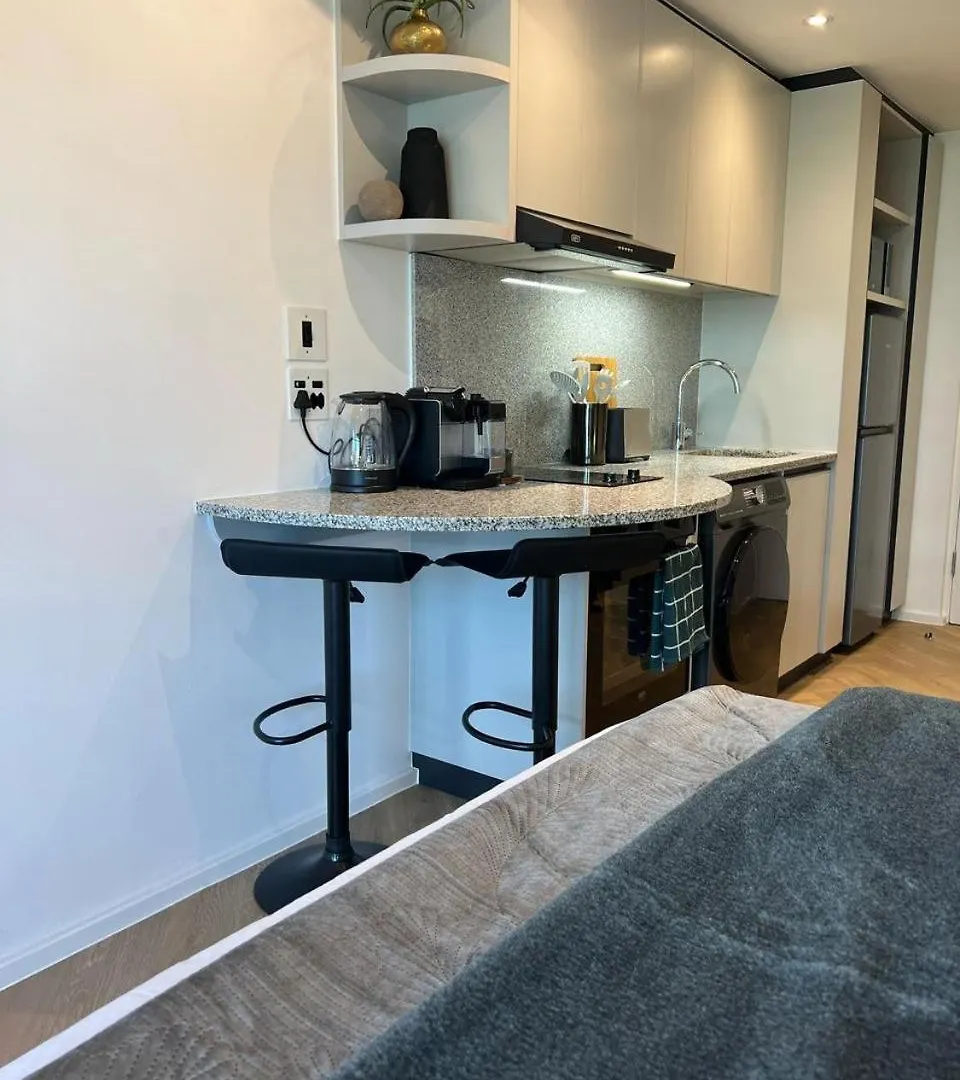 Stylish Studio With City Views & Pool At Zeeland Pier Ciudad del Cabo Apartamento